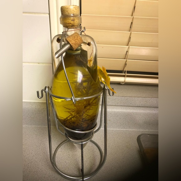 🛍2 for $35🛍️NWOT bottled infused oil with stand. - Picture 2 of 4
